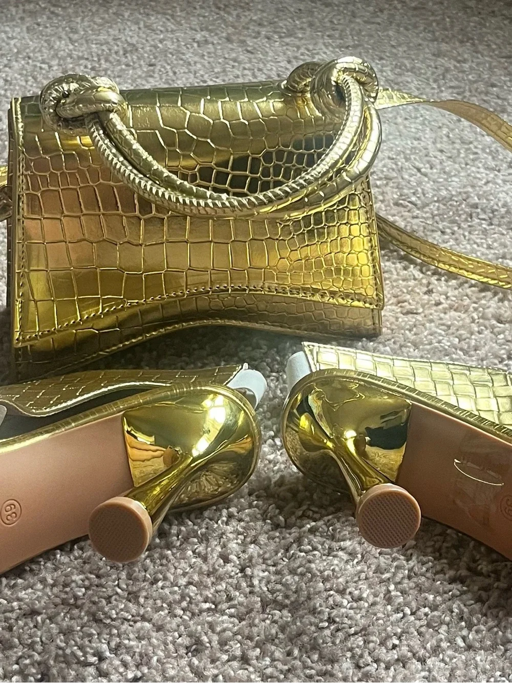 Gold Croc-Texture Mini Shoulder Bag - Women's Fashion